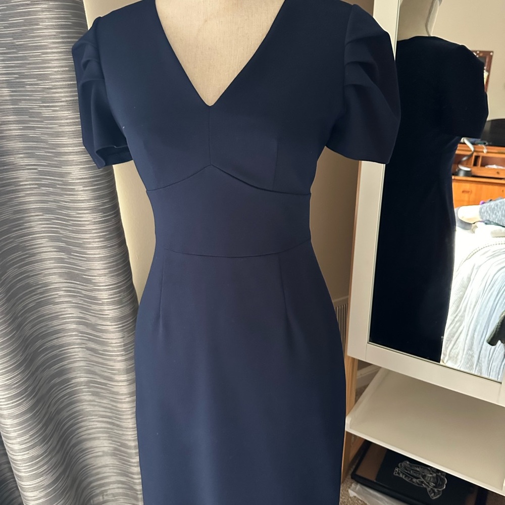 Beautiful, flattering DKNY dress, navy, size 2, excellent condition